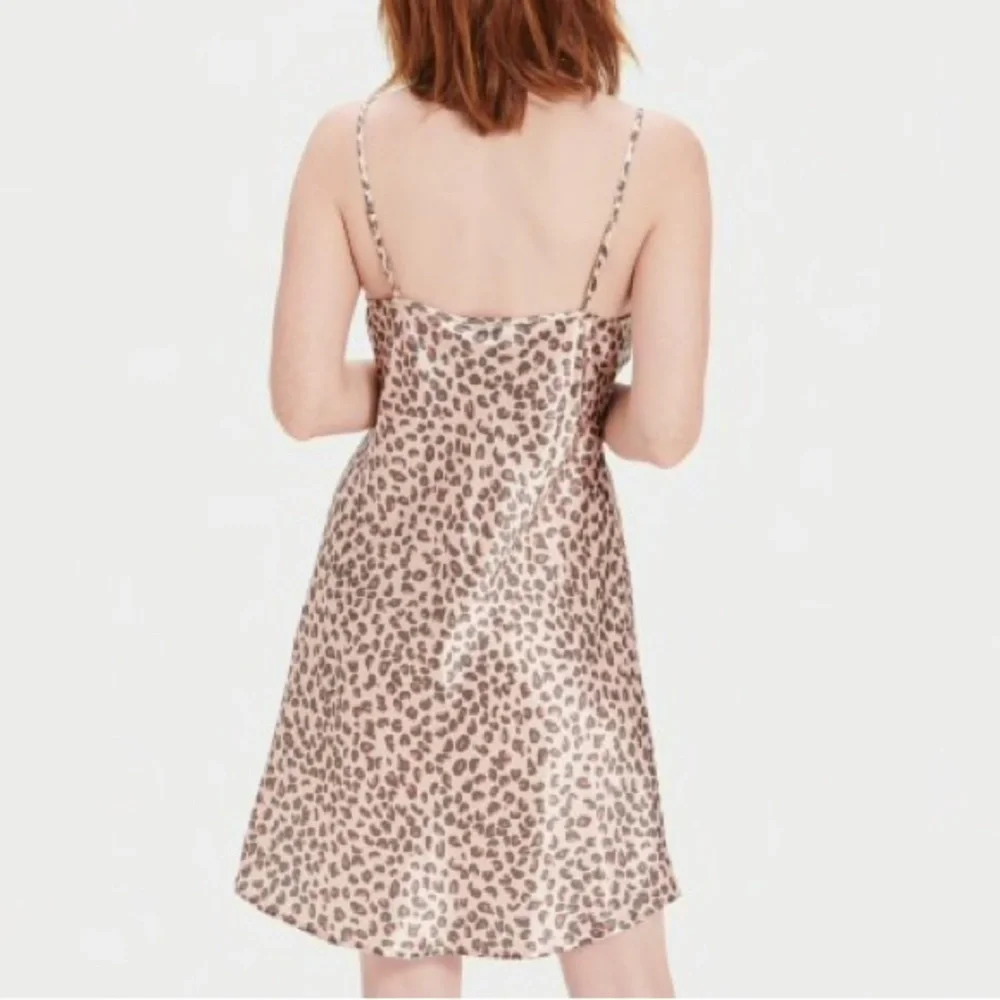 {NWT} UGG RTW | Theda Silk Slip Dress 90s Leopard Blush Animal Print (M 8-10) - Picture 2 of 15